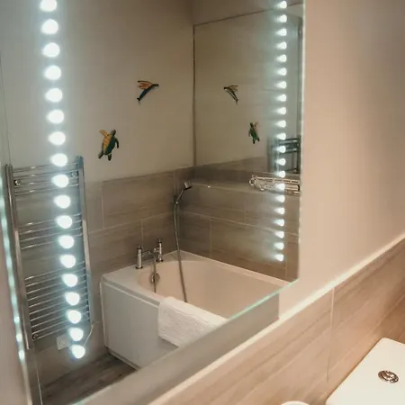 14 Burnett House By Prestige Sa