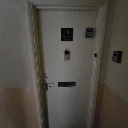 14 Burnett House By Prestige Sa